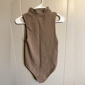 👚(bundle 4 items w/👚for $16) NWOT bodysuit